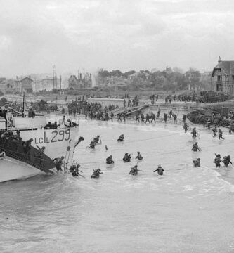 which man witnessed the d-day invasion of normandy as a war correspondent?